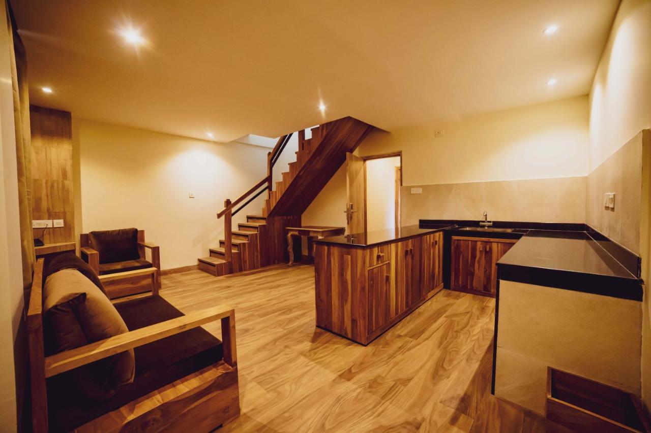 Aabas Pokhara By Barahi Hospitality Hotel Exterior foto