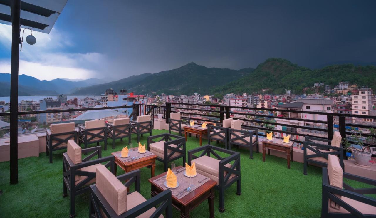 Aabas Pokhara By Barahi Hospitality Hotel Exterior foto