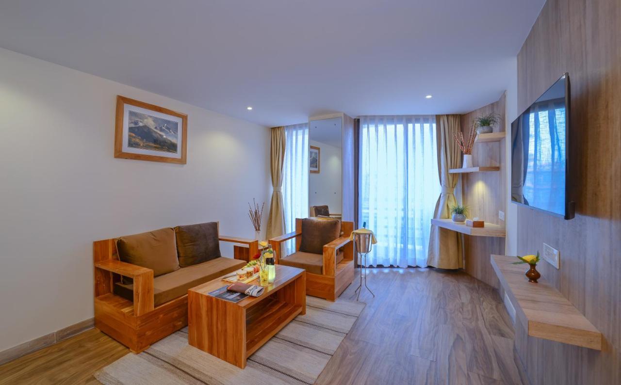 Aabas Pokhara By Barahi Hospitality Hotel Exterior foto