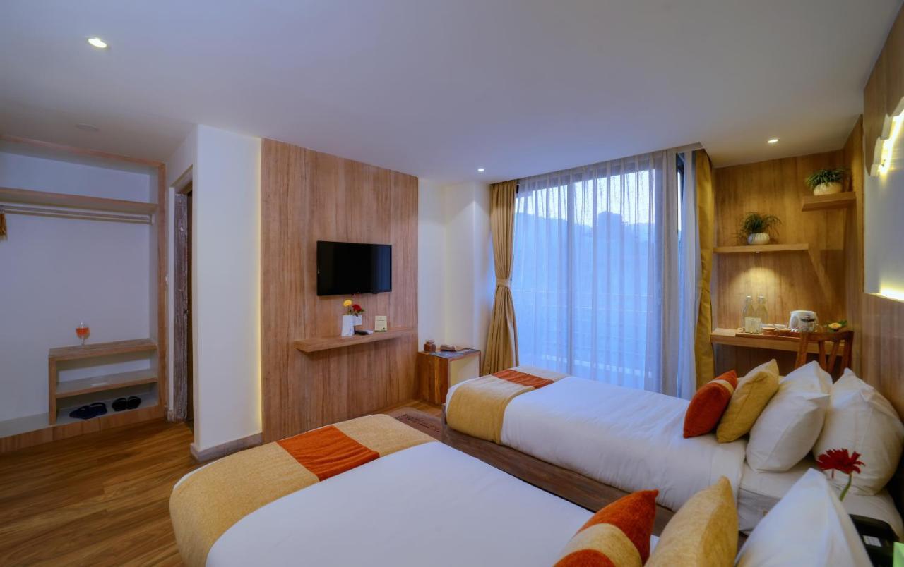 Aabas Pokhara By Barahi Hospitality Hotel Exterior foto